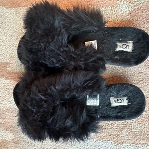 UGG Black Fur Open Toe Slippers Size 10.  Worn once